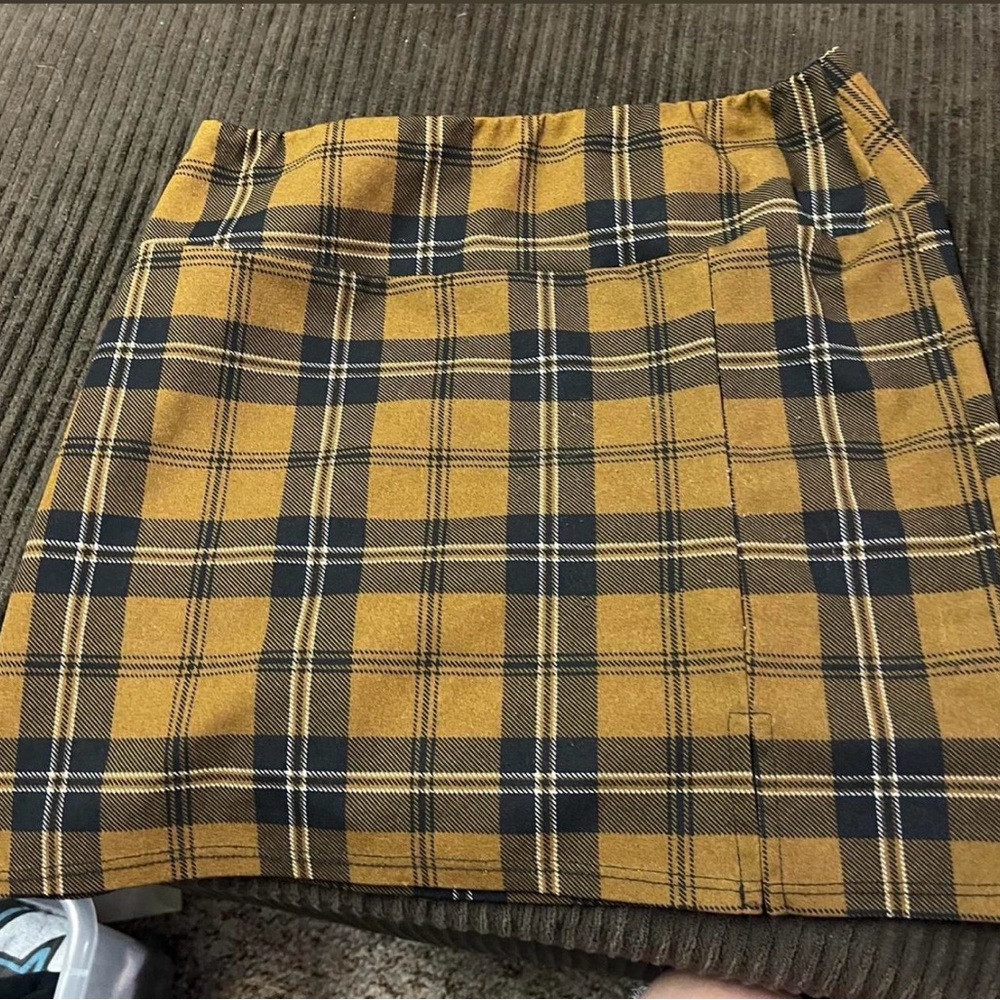 Rue21 yellow and black Plaid Mini Skirt